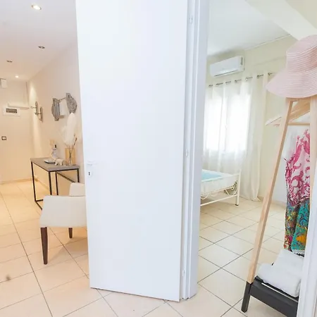 Milia's Apartman Corfu (city)